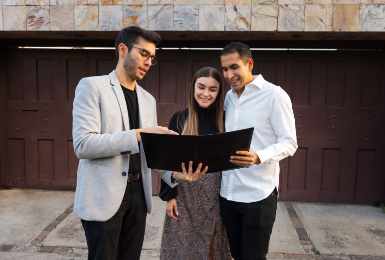How to Start a Business in 2025